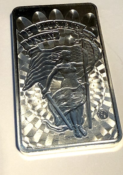 10 TROY OUNCE SILVER BAR E-PLURIBUS UNUM (1 of 2)