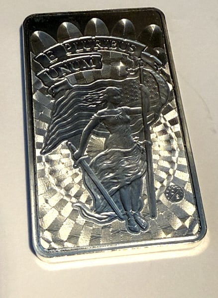 10 OUNCE TROY SILVER BAR  E PLURIBUS UNUN (1 of 2)