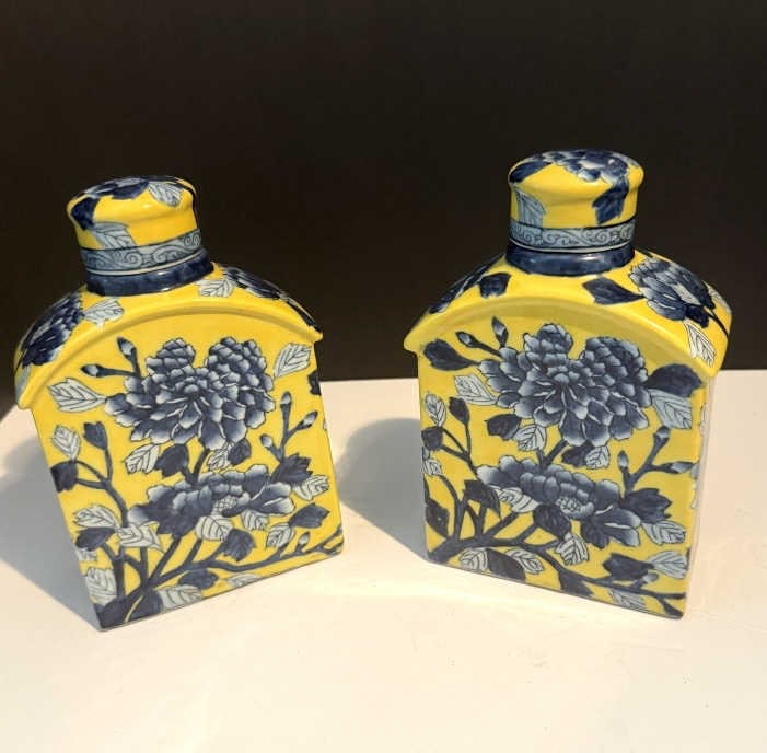 CHINESE REPUBLIC PR. FAMILE JAUNE RECTANGULAR JARS: Mid century, each about 8" tall, in very good condition