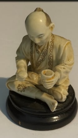 ANTIQUE CARVED OKIMONO: MEASURES 2 1/2" TALL, IN GOOD CONDITION PLEASE NOTE ; WE WILL NOT SHIP THIS ITEM OUT OF THE STATE OF FLORIDA. THIS ITEM IN ORDER FOR IT TO BE SHIPPED MUST HAVE A FLORIDA ADRESS OR IT WILL NOT BE SHIPP