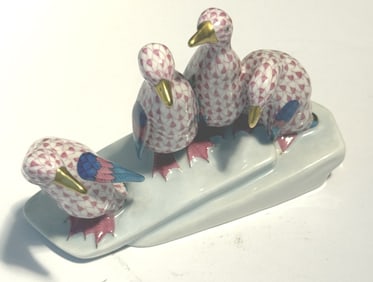 LARGE RARE HEREND PENGUIN FISHNET GROUPING