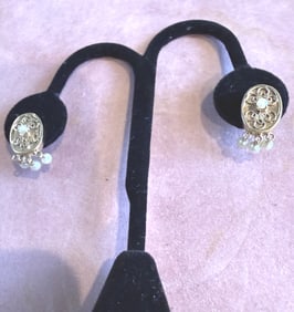 PAIR OF VINTAGE 14KT Y.G. AND PEARL DROP EARRINGS