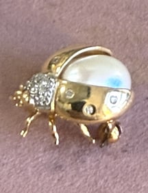 14 KT. YELLOW GOLD PEARL & DIAMOND LADYBUG PIN