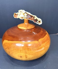 TOM CARTER HAND TURNED COVERD BOWL