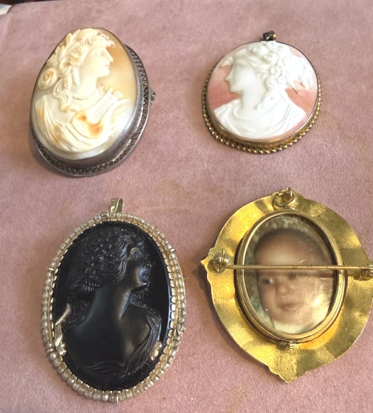 COLLECTIOIN OF VINTAGE CAMEO PINS: All about 1 1/2' in length