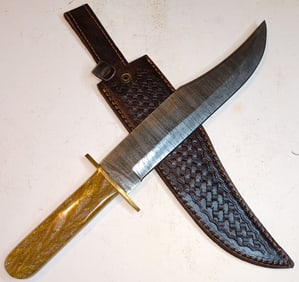 LARGE DAMASCUS STEEL LARGE AMBER ACRYLIC HANDLE HUNTING KNIFE  A large and impressive hunting knife