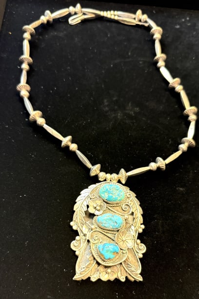 NAVAJO VTG STERLING HEAVY TURQUOISE NECKLACE SIGNE (1 of 4)