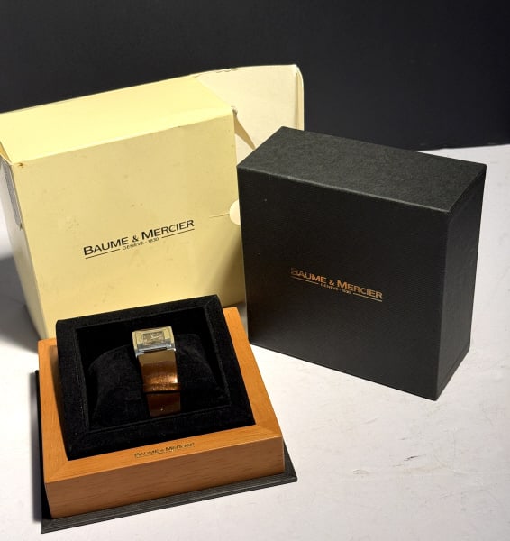 BAUME AND MERCIER WOMANS RECTANGULAR WATCH