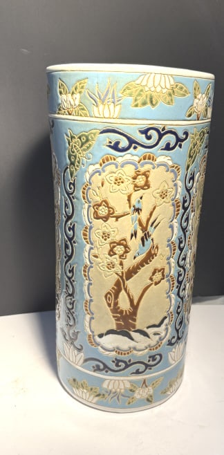 MEIJI PERIOD JAPANESE PORCELAIN UMBRELLA STAND (1 of 3)