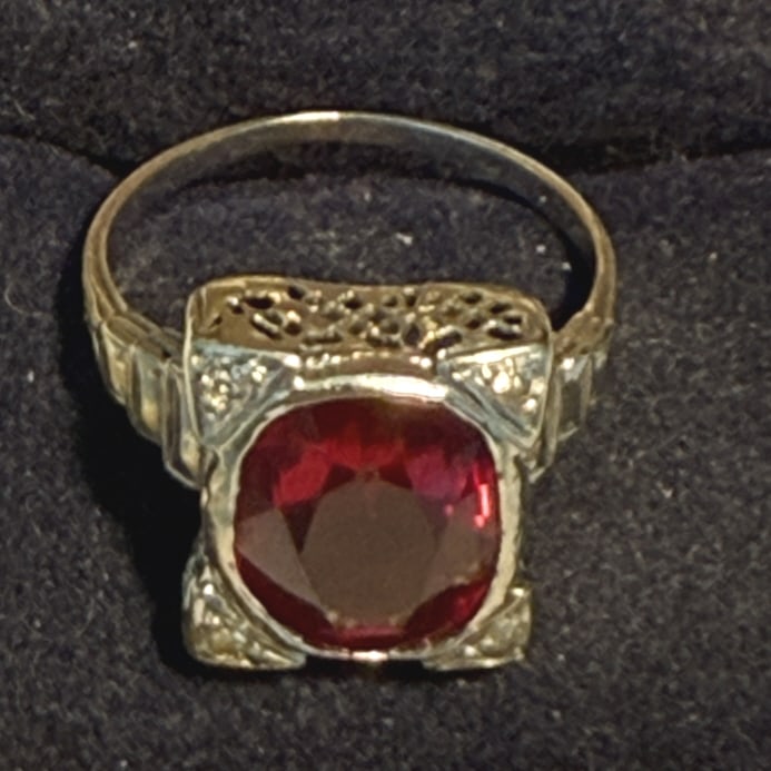 ANTIQUE OSTBY BARTON STYLE 14KT FILLIGRE RING: Size 5, marked 14kt with large synthetic ruby, accented by 4 round brilliant diamonds, total weight 2.55 dwt