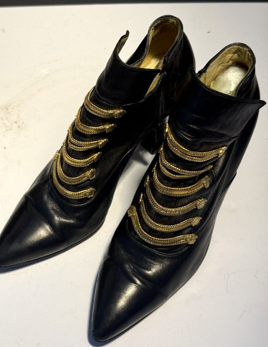 PR. GIANNI VERSACE VTG MEDUSA LEATHER BOOTS (1 of 3)