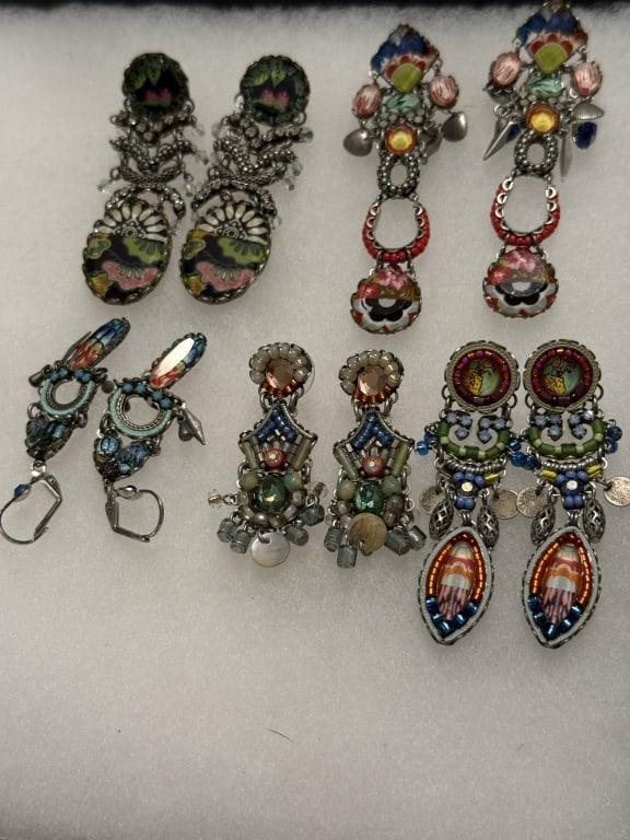 RARE AYALA BAR VINTAGE 5 SETS OF BEADED EARRINGS (1 of 6)