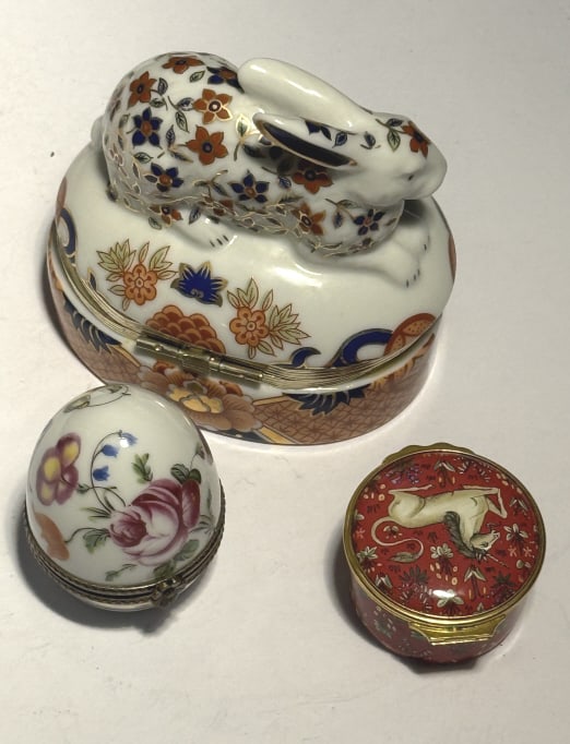 LOT OF 3 PORCELAIN PILL BOXES (1 of 3)