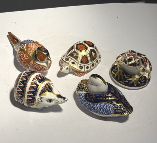 LOT (5) IMARI STYLE ROYAL CROWN DERBY PAPERWEIGHTS (1 of 3)