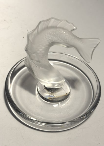 LALIQUE FROSTED CRYSTAL "GOUJON" KOI RING TRAY (1 of 1)