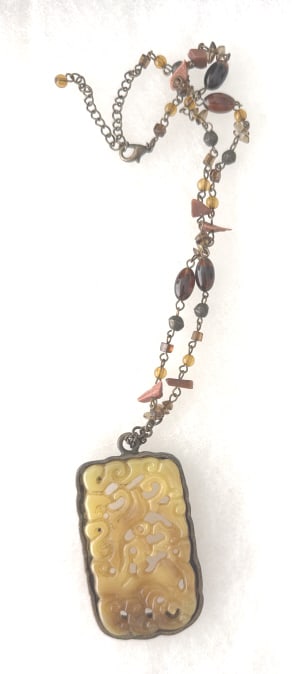 ANTIQUE CHINEESE CARVED JADE PENDANT NECKLACE (1 of 2)