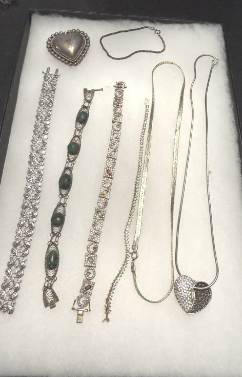 LOT OF HEAVY STERLING SILVER VINTAGE JEWELRY (1 of 3)