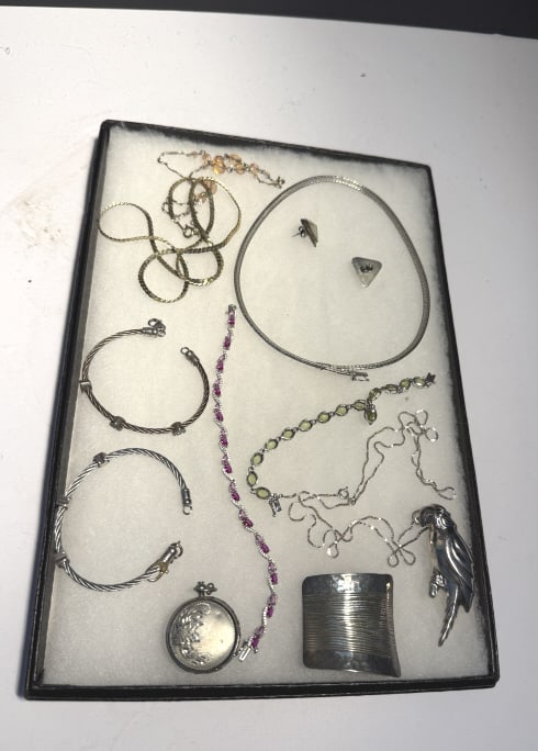 LOT OF VINTAGE STERLING SILVER JEWELRY (1 of 2)