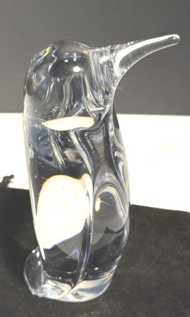 LARGE SIGNED DAUM CRYSTAL PENGUIN FIGURINE (1 of 3)