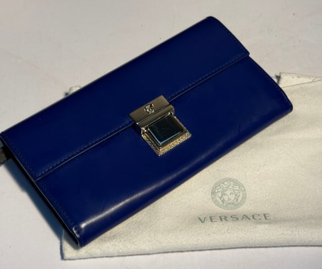 VERSACE LIKE NEW LA MEDUSA BLUE LEATHER WALLET: Comes with dust bag, retail on this lovely wallet is $800