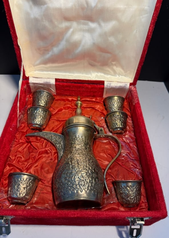 FABULOUS VINTAGE ARABIC DALLAH TEA SET WITH PRESENTATION BOX: Contains the traditional, coffee pot, and matching cups. usually this set was used for serving Qahwa. This one was produced out of German Silver, and is of very good quality