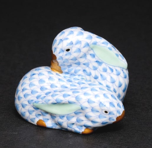 HEREND BLUE FISHNET RABBITS (1 of 2)