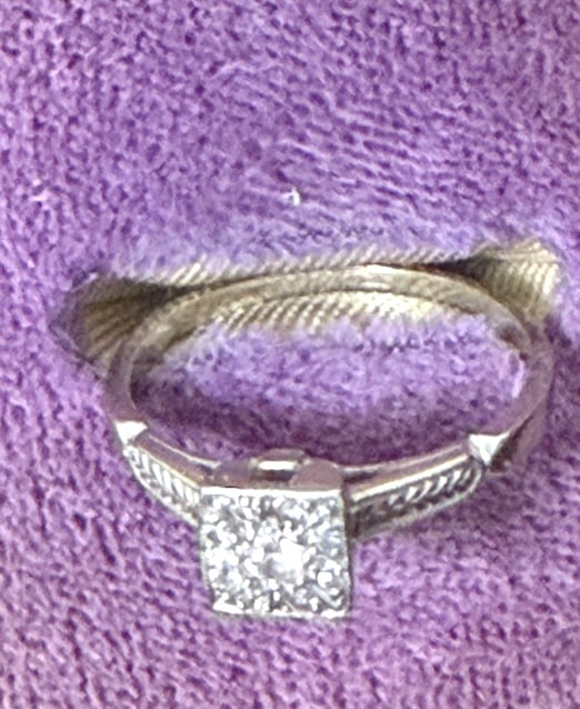 18KT VINTAGE WHITE GOLD DIAMOND ENGAGEMENT RING (1 of 2)
