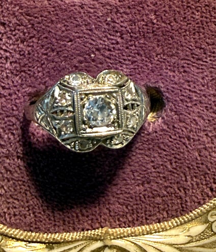 1920'S 14KT W. G. DIAMOND FILIGREE ENGAGEMENT RING (1 of 4)
