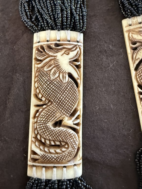 TIBETIAN STATEMENT PIECE NECKLACE BLACK SEED BEADS (1 of 2)