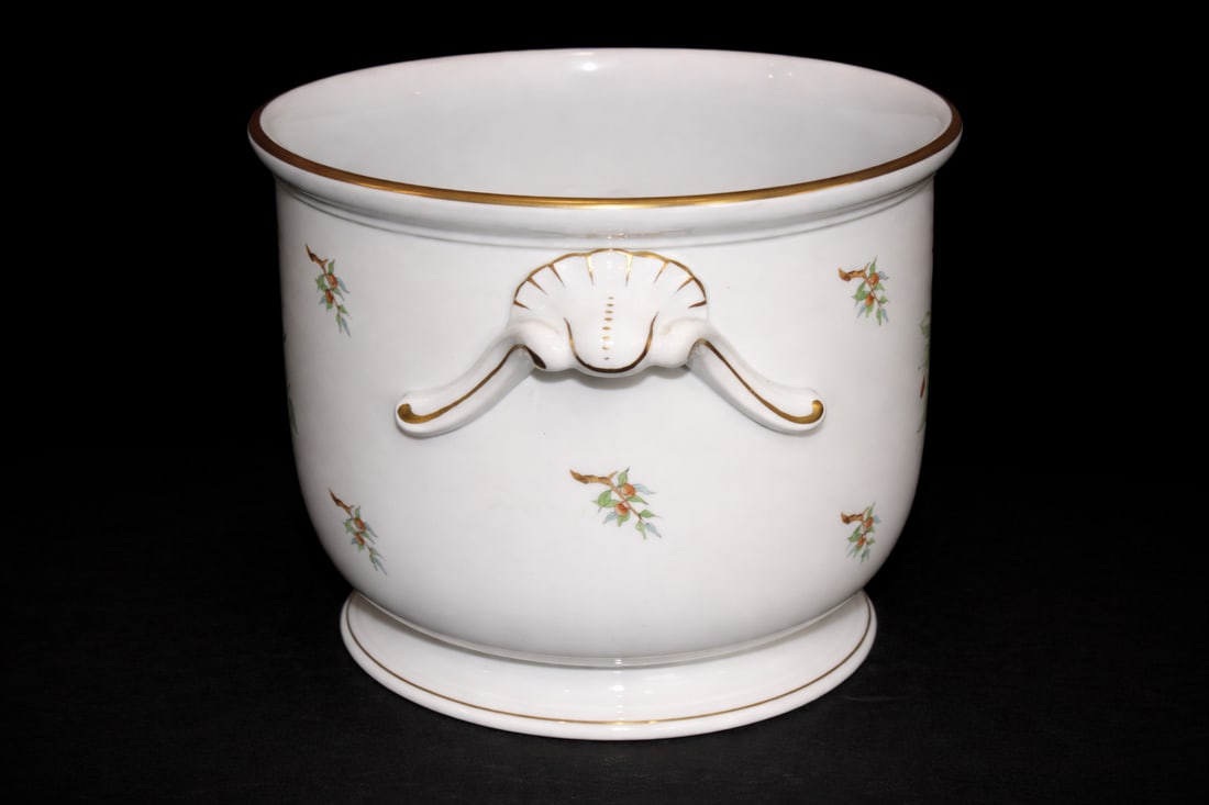 HEREND LARGE HAND PAINTED CACHEPOT SIGNED - 2