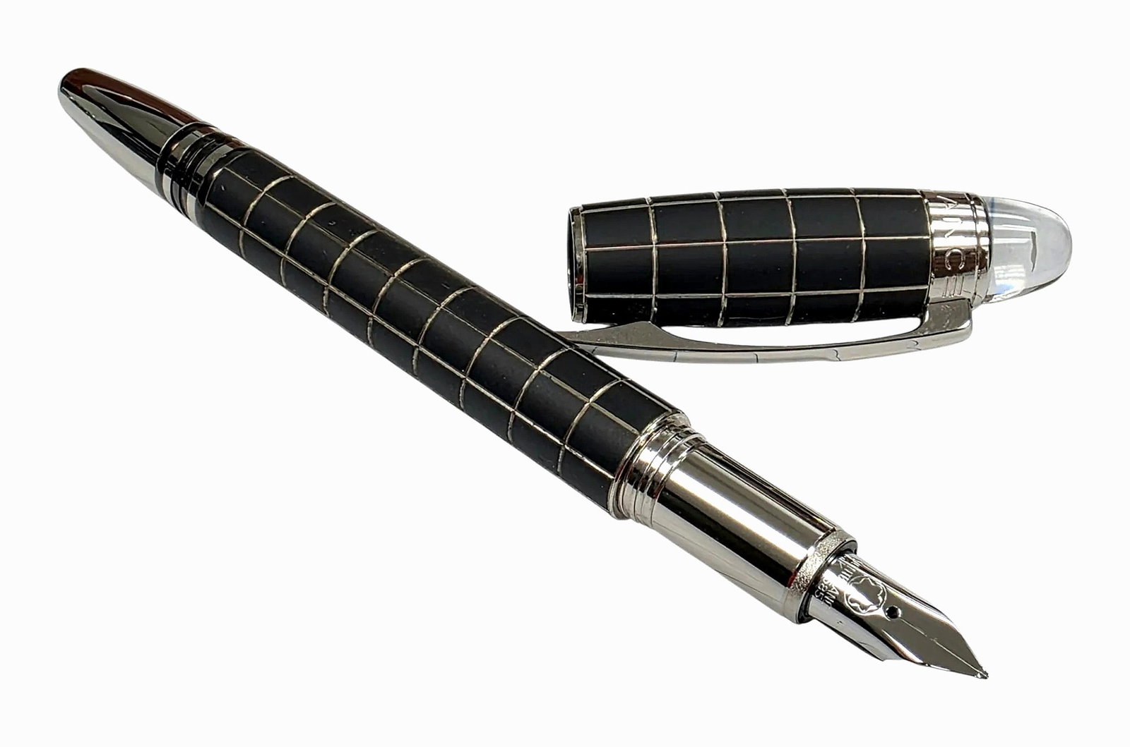 Montblanc StarWalker Metal & Rubber Fountain Pen (1 of 2)