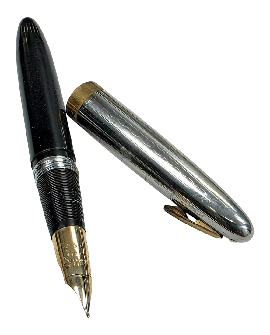 Vintage Sheaffer Sentinel Tuckaway Fountain Pen (1 of 2)