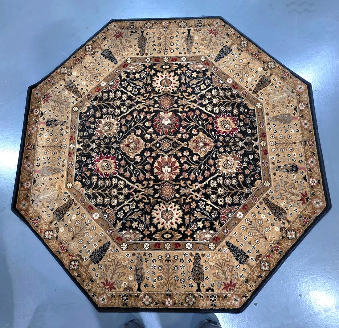 Couristan Royal Kashimar Octagonal Wool Area Rug, 4'6" x 4'6": An octagonal area rug produced by Couristan as part of the Royal Kashimar Collection, featuring design number 0621 ("Cypress Garden") in color code 2596 ("Black/Deep Maple"). Machine-woven in Belgium