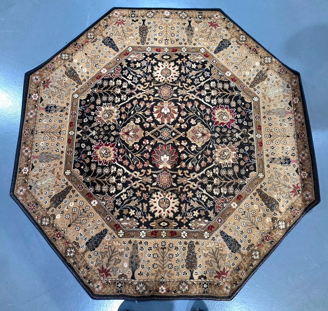 Couristan Royal Kashimar Cypress Garden Octagonal Wool Area Rug, 4'6": An octagonal area rug by Couristan, from the Royal Kashimar Collection. Pre-owned.