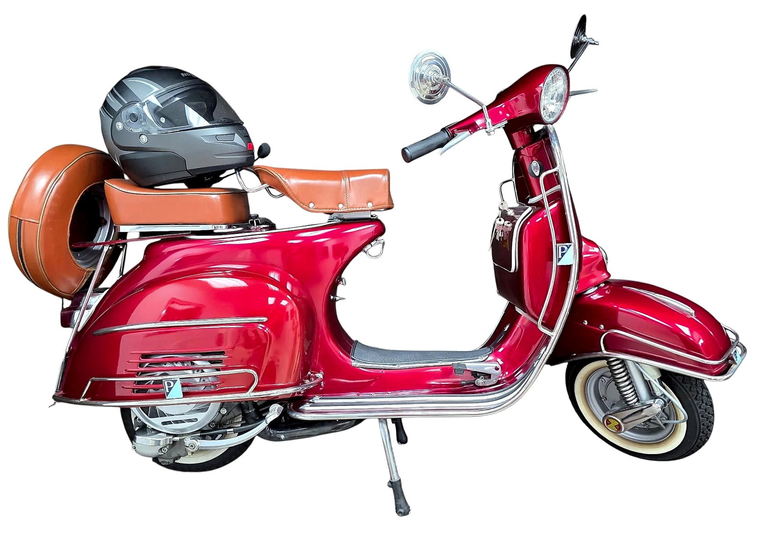 Vintage Piaggio Vespa Super Motor Scooter with Helmet (1 of 5)