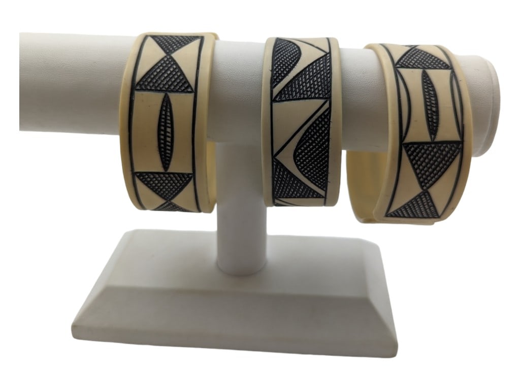 Lot of 3 African style Bracelets (1 of 6)