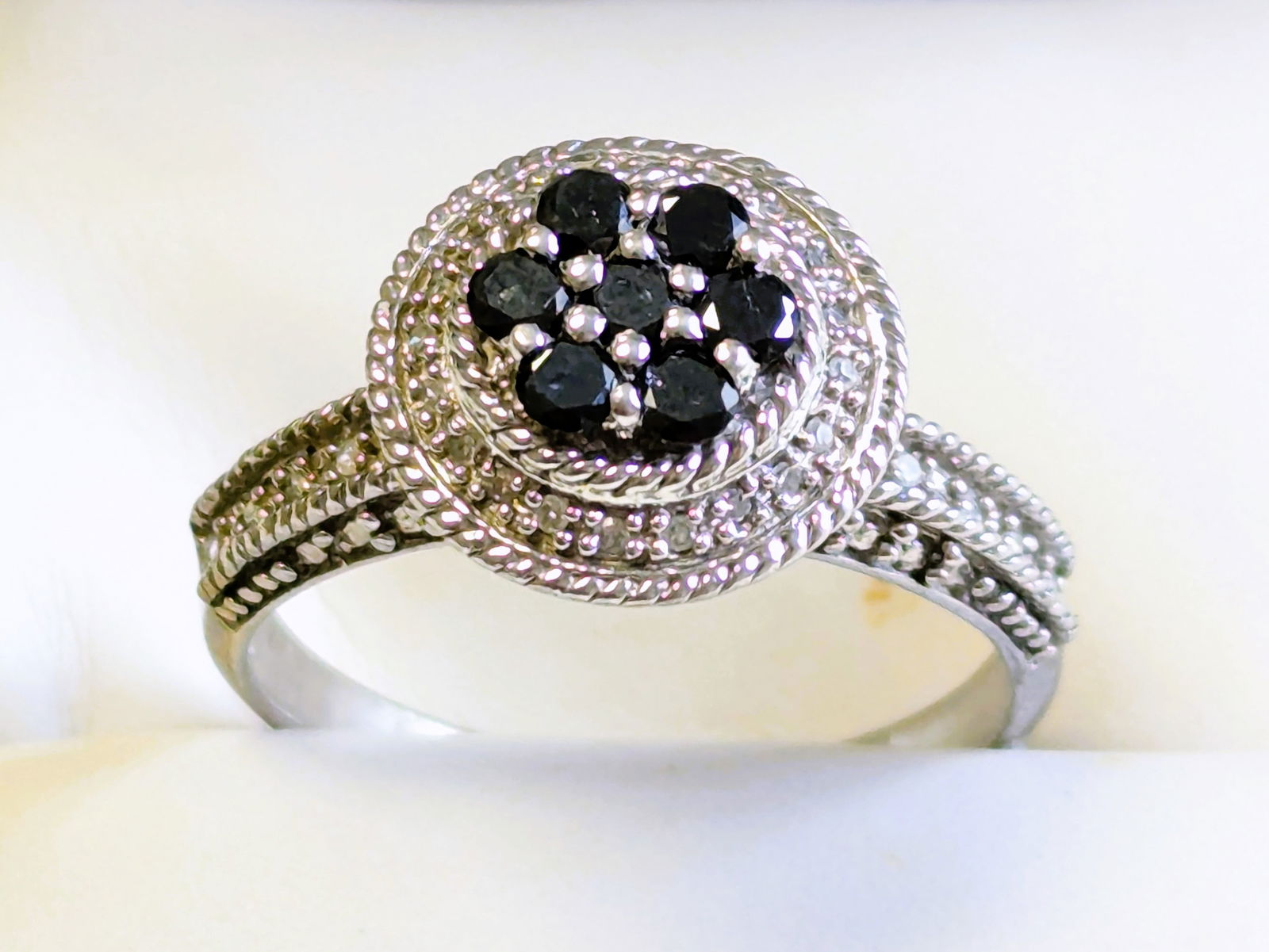 Sterling Silver 925 Vintage Circle Ladies Ring Possible Onyx sz. 9 (1 of 6)