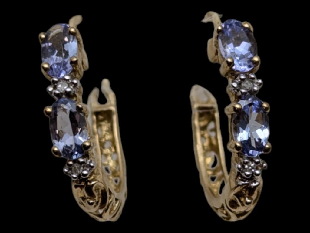 10K Gold Tanzanite Small Hoop Earrings: Jewelry