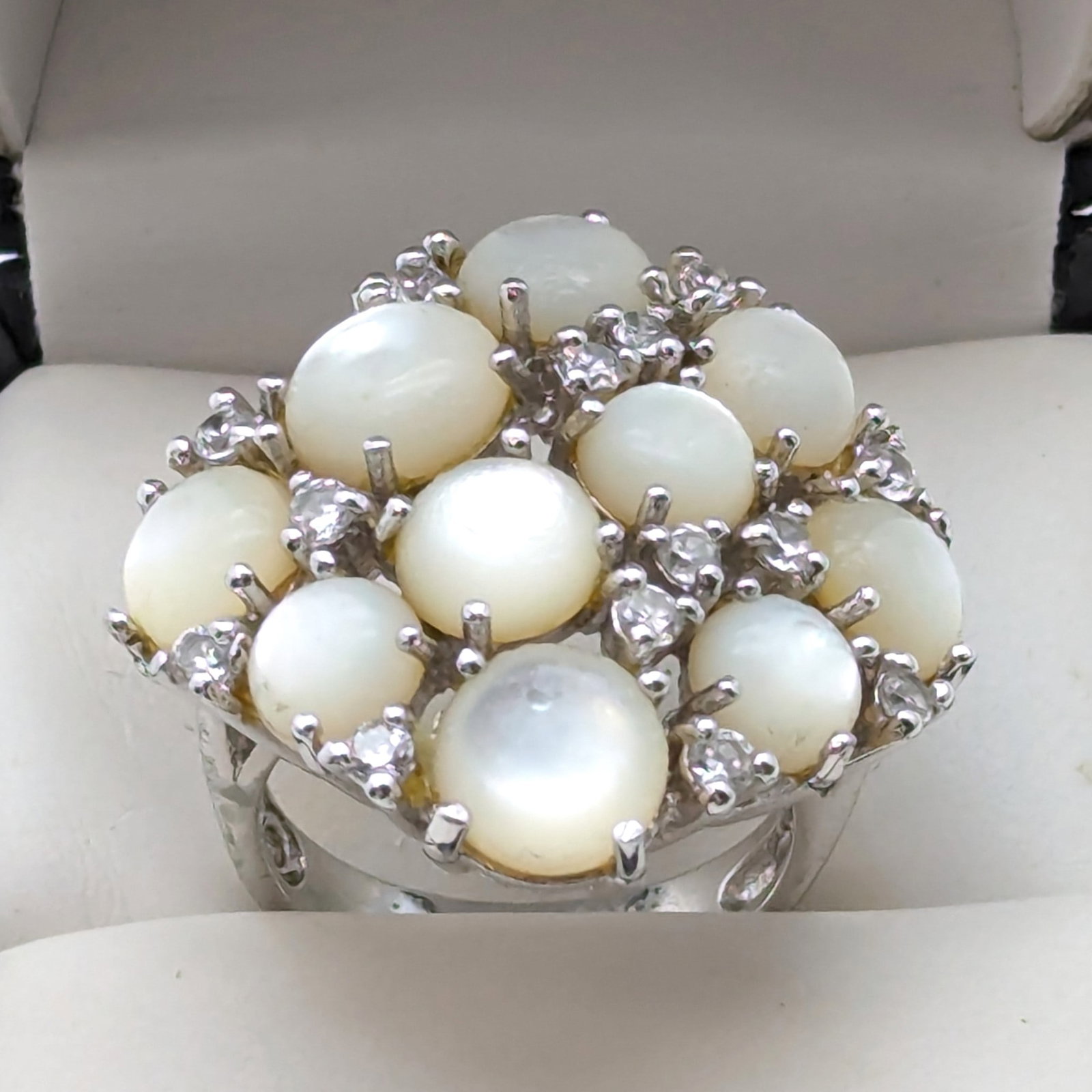 Sterling Silver White & Rhinestone Cluster Ladies Ring: Size: 8