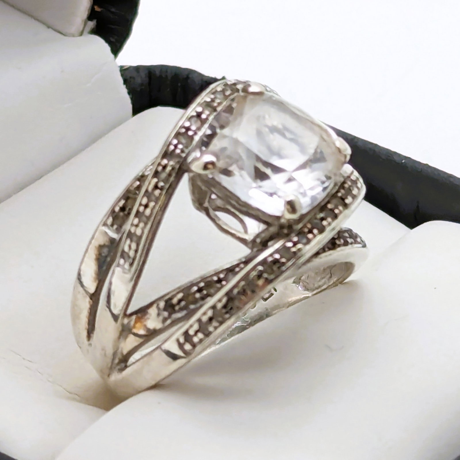 Sterling Silver Crossover Ladies Ring: Size: 6.25