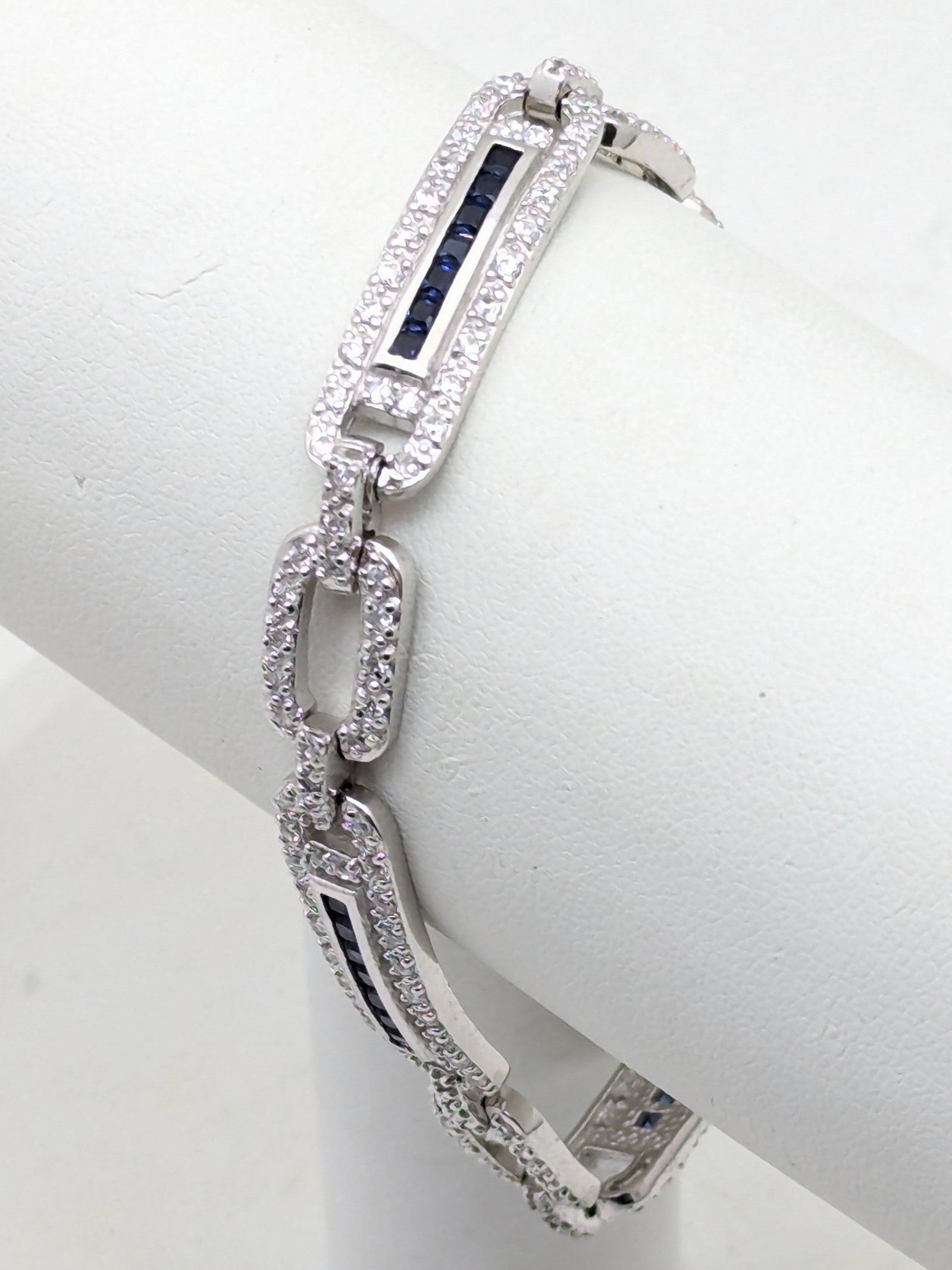 Sterling Silver Blue & White Ladies Bracelet: Length: 6-7in