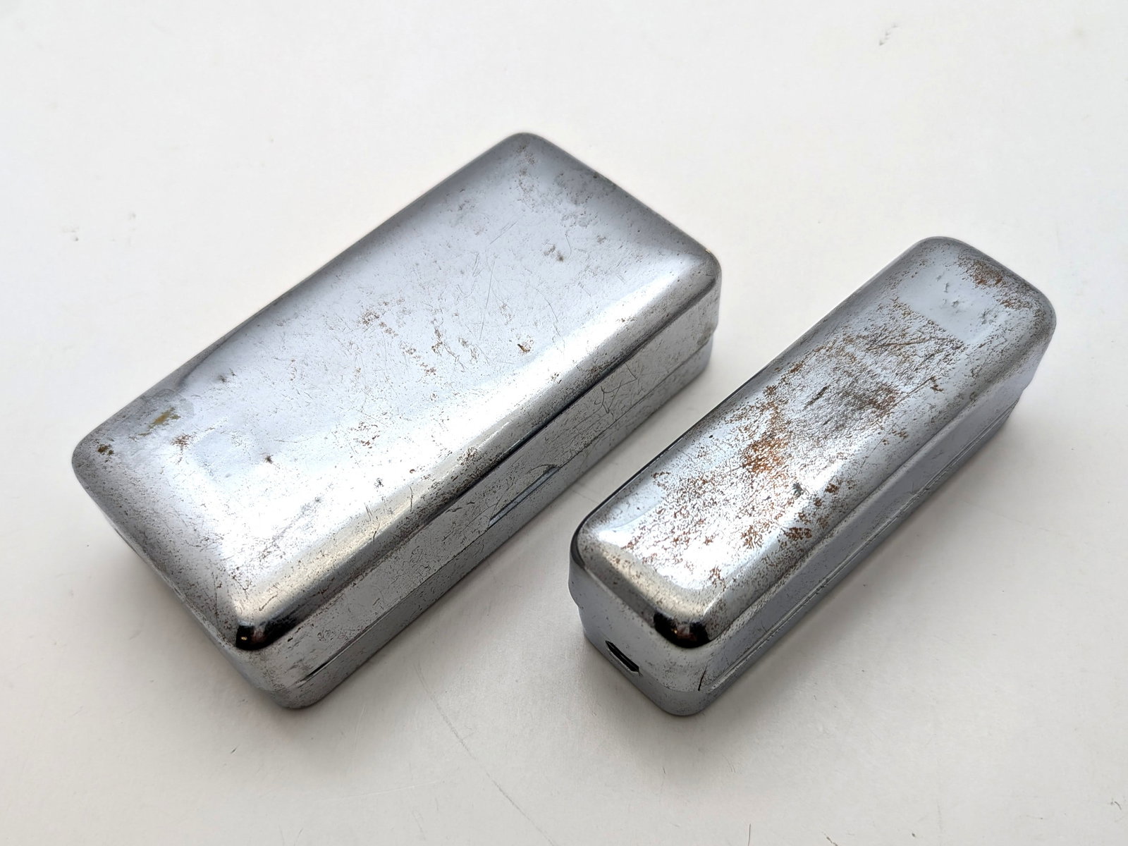 Lot of 2 Boxes filled with Vintage Buttons: Jewelry