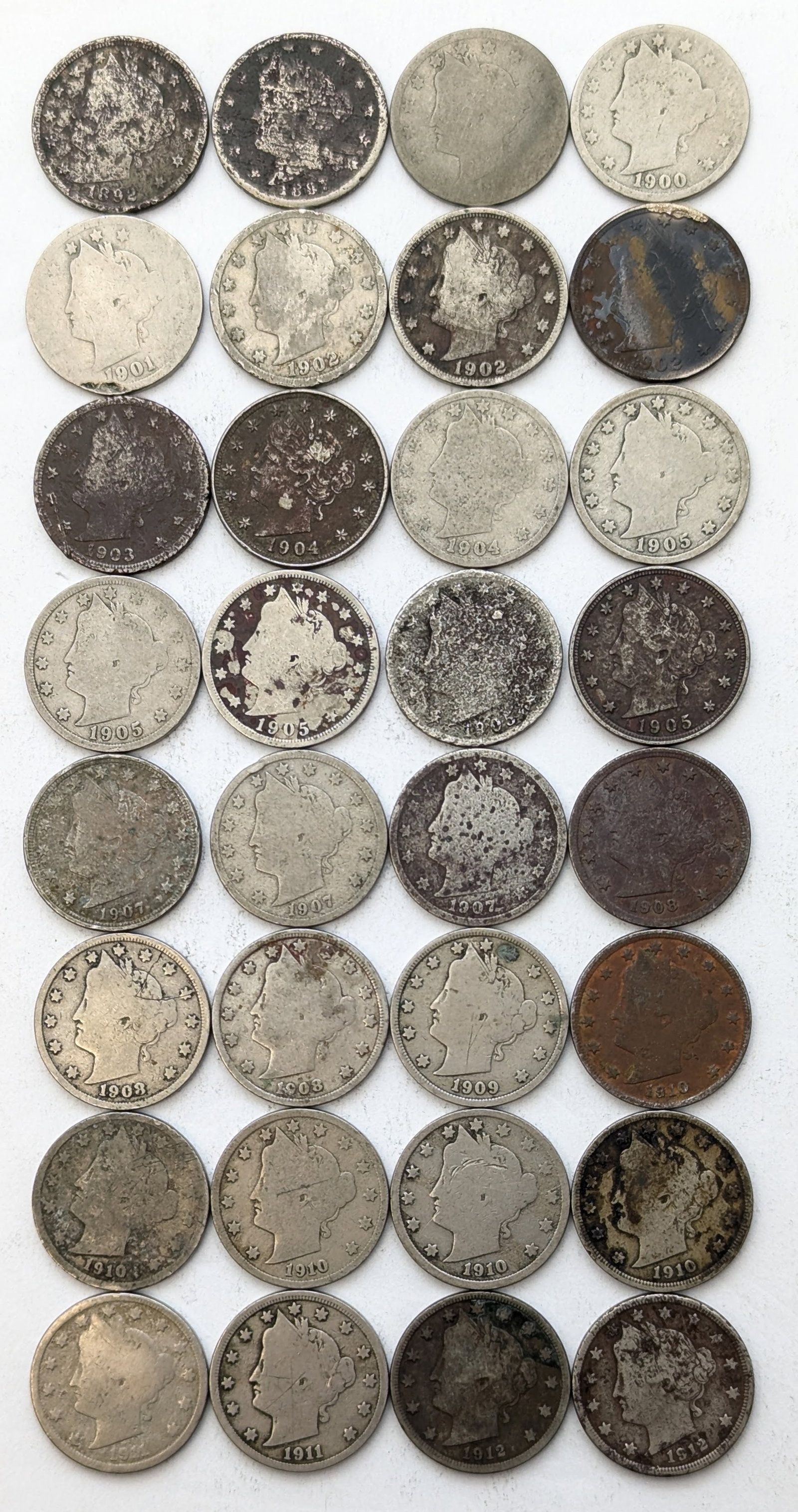 Lot of 32 Liberty V-Nickels - 1892-1912: Coin