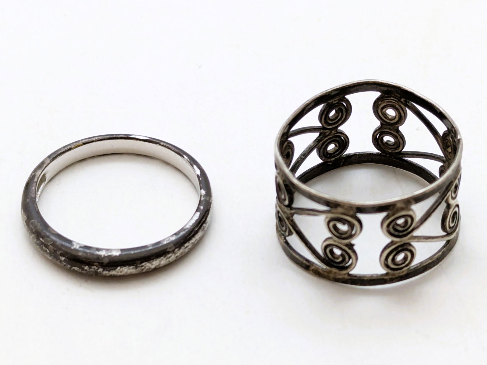 Lot of 2 Sterling Silver Ladies Rings: Jewelry