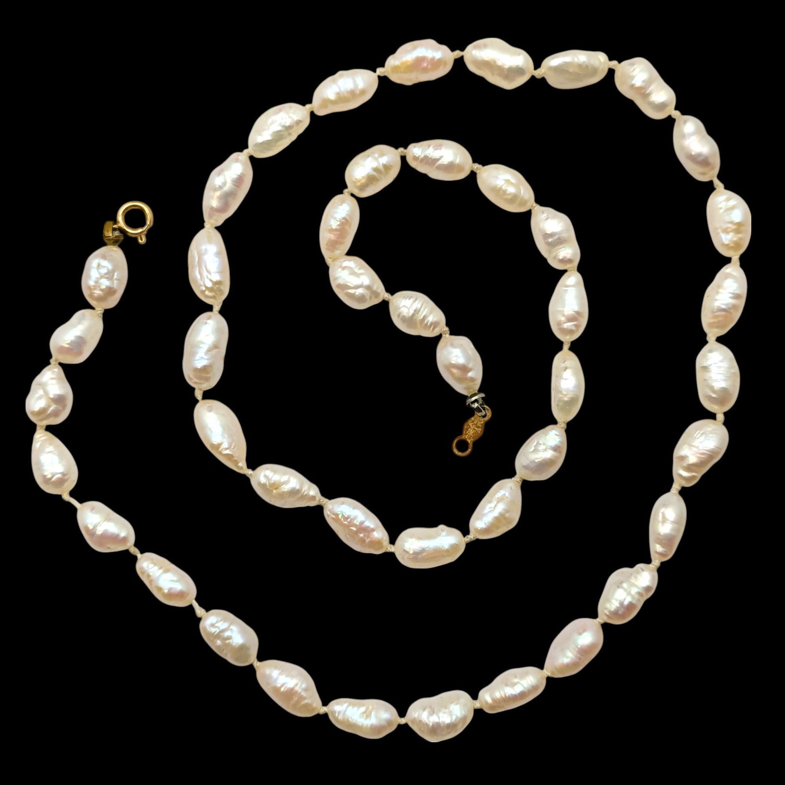 Pearl Necklace w/ 14K Gold Clasp: Length: 18in