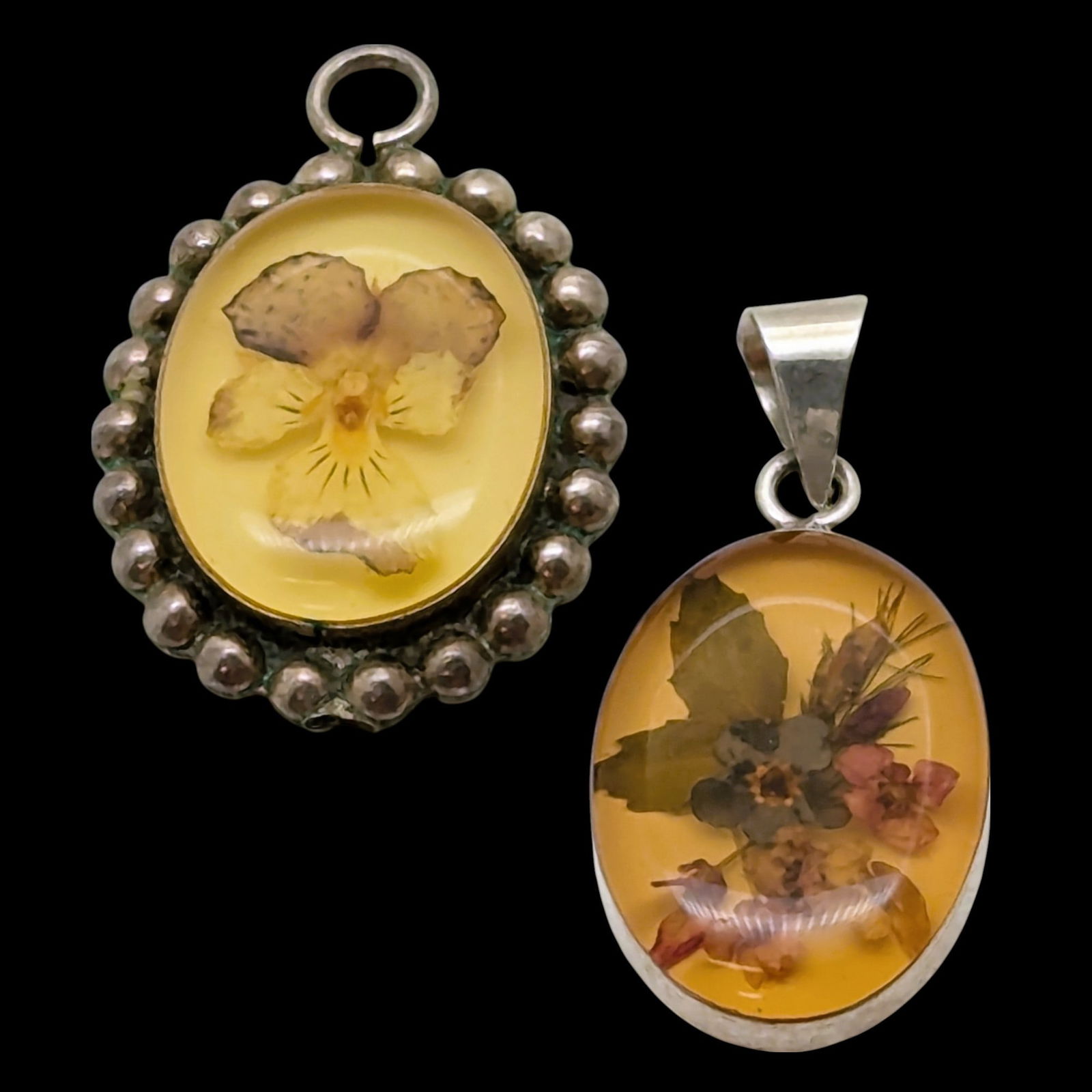 Lot of 2 Sterling Silver Oval Floral Ladies Pendants: Jewelry