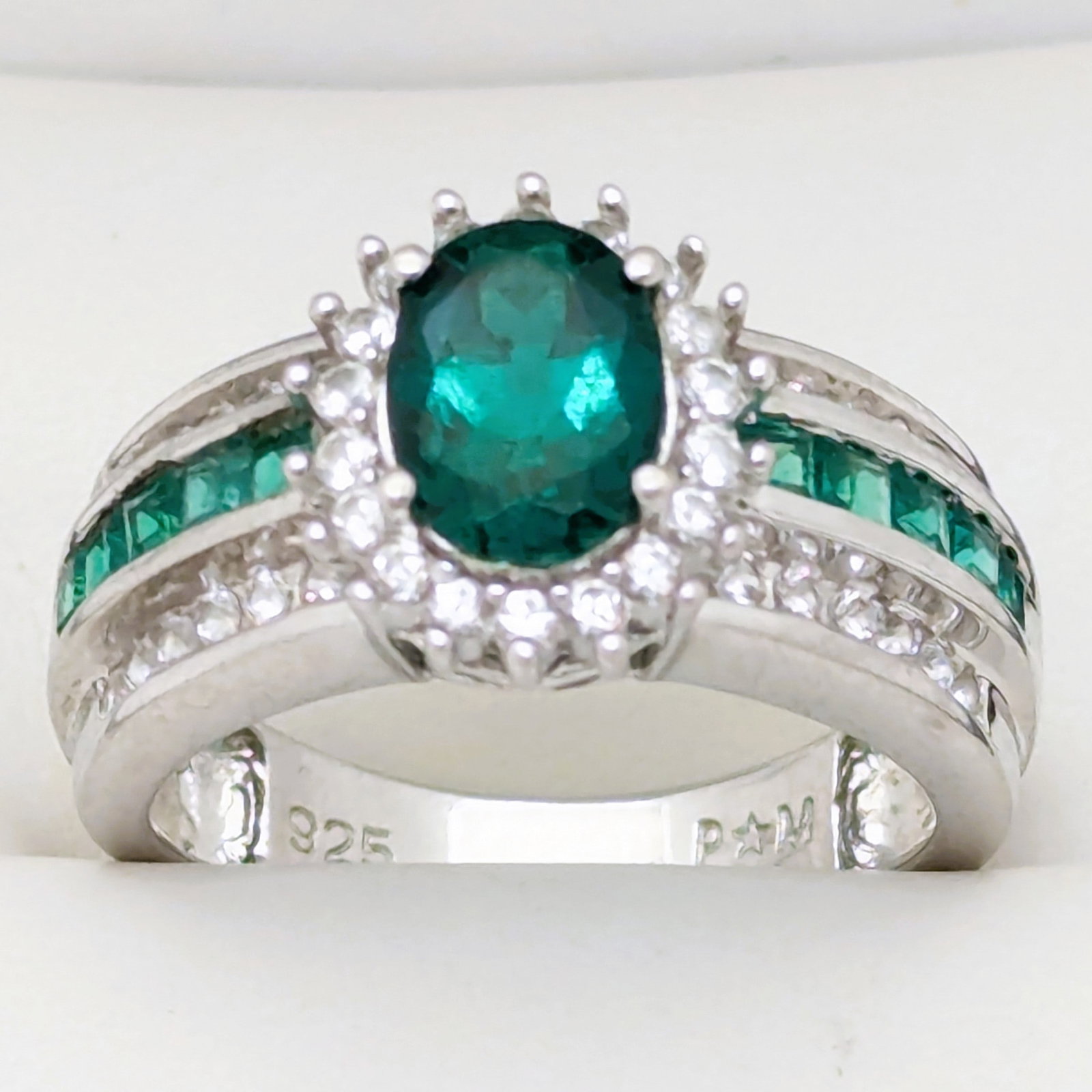 Sterling Silver Green 3-band Ring: Size: