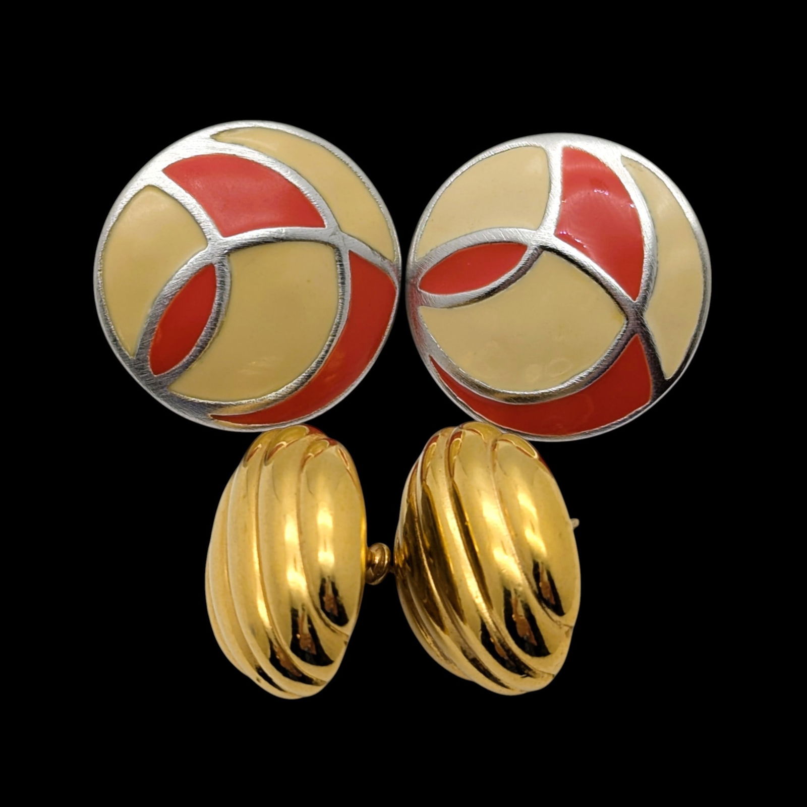 Lot of 2 Vintage Monet Ladies Costume Earrings: Jewelry