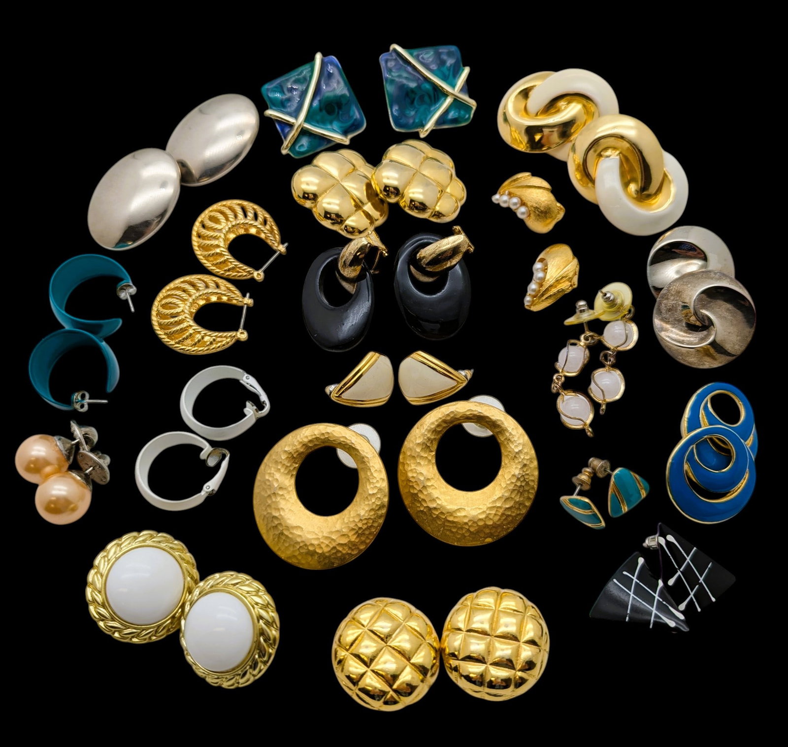 Large Lot of 19 Vintage Costume Earrings (1 of 6)