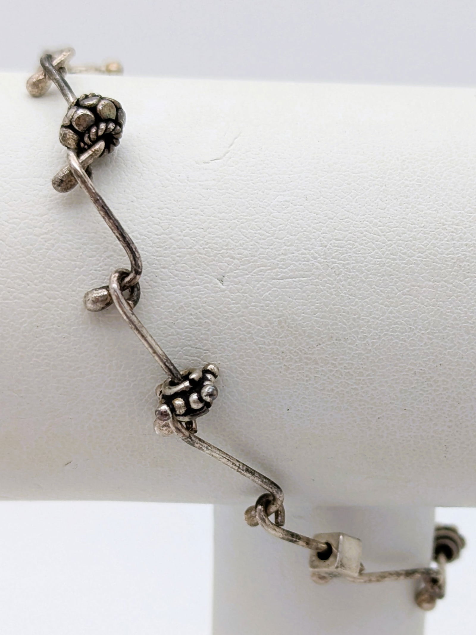 Sterling Silver Abstract Toggle Clasp Bracelet: Length: 7in